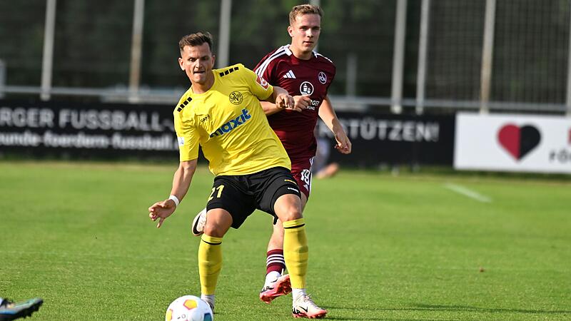 Sport Fu&szlig;ball Saison 2024 / 2025 Regionalliga Bayern  2. Spieltag Donnerstag  25.07.2024 Spielort Max-Morlock-Platz Valznerweiherstr.  200  N&uuml;rnberg Spielbeginn 18.30 h FC N&uuml;rnberg II gegen SpVgg Bayreuth   Halbzeitergebnis 2:1 Endstand Tobias Weber Je