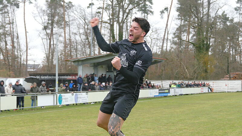 FC Eintracht Bamberg gewinnt nach Trainerwechsel in Großschwarzenlohe Doppelpacker Luca Ljevsic schreit seine Freude heraus. Der FC Eintracht Bamberg hat in Großschwarzenlohe die Trendwende geschafft.