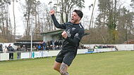 FC Eintracht Bamberg gewinnt nach Trainerwechsel in Großschwarzenlohe Doppelpacker Luca Ljevsic schreit seine Freude heraus. Der FC Eintracht Bamberg hat in Großschwarzenlohe die Trendwende geschafft.