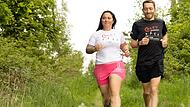 Sind laufend im Frankenwald unterwegs: Christine Kremer und Johannes Haueis.