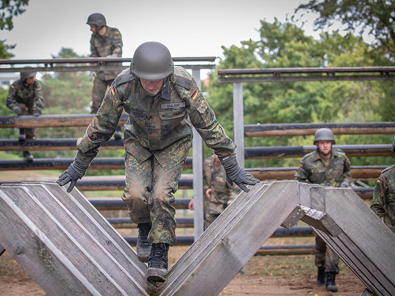 2025-07-16_InfoDVAG_StationenZivile F&uuml;hrungskr&auml;fte bei der Bundeswehr in Hammelburg