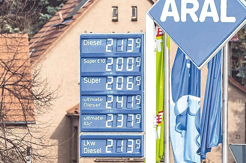 Gerade noch weiter gestiegen: Die Spritpreise hierzulande sind auch wegen der Besteuerung hoch.    