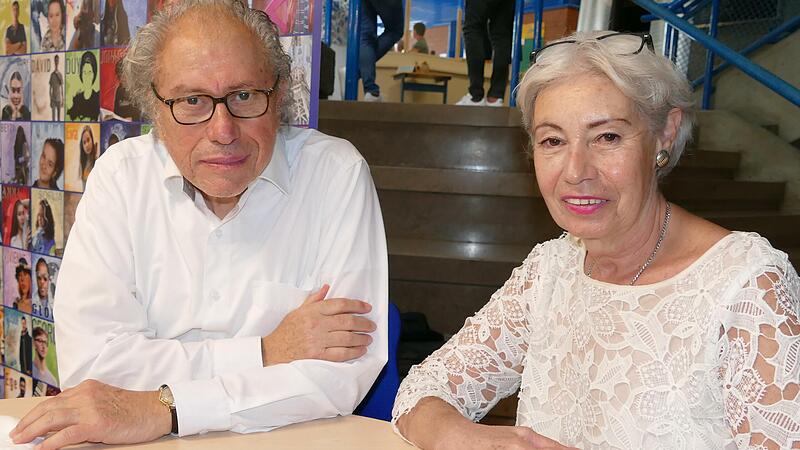 Das Ehepaar Roman und Eva Haller bereicherte das Begegnungsforum in der Mittelschule Sche&szlig;litz.