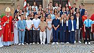 Gruppenbild mit Priestern, Gemeindereferenten und Firmlingen Jochen Pickel Gruppenbild mit Priestern, Gemeindereferenten und Firmlingen Jochen Pickel