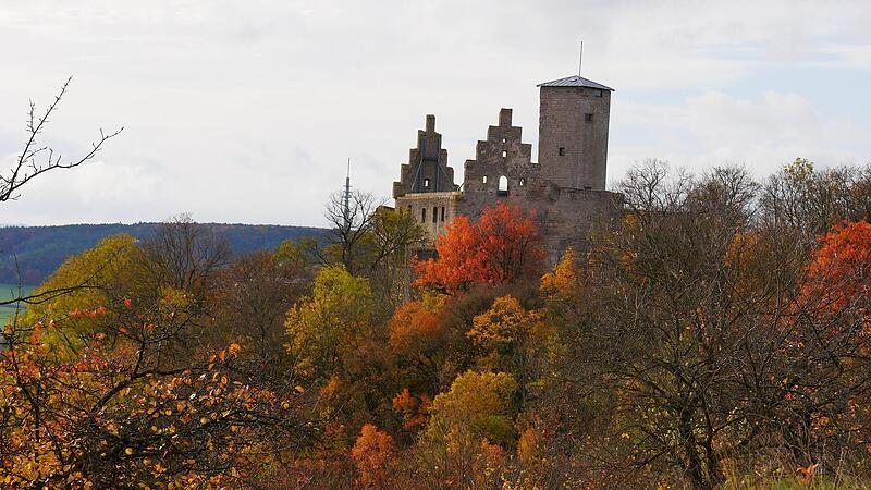 Noch im herbstlich-bunten Gewand soll die Trimburg erstmals den nostalgischen Weihnachtsmarkt beheimaten.