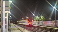 Nach Streit - Bahn-Sicherheitsmann stürzt aus Zug Nach Streit - Bahn-Sicherheitsmann stürzt aus Zug