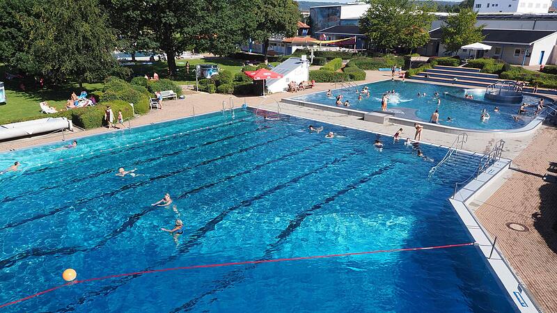 Die Stadt Neustadt betreibt unter anderem das Freibad am Moos.