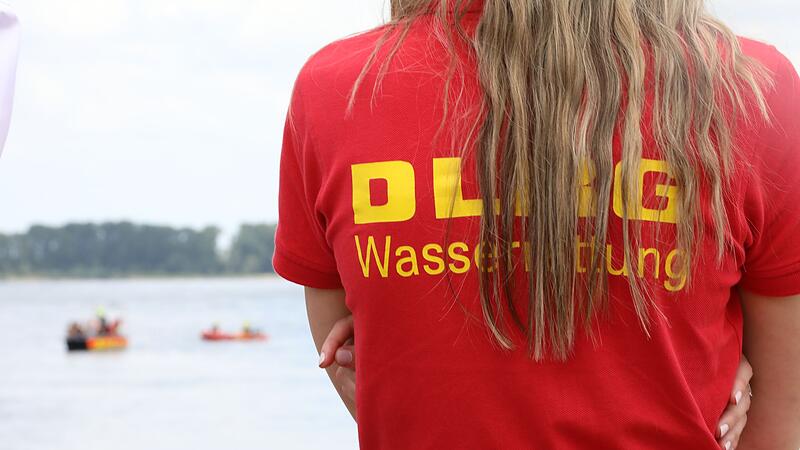 DLRG warnt vor spezieller Blaualgenart in einem Badesee