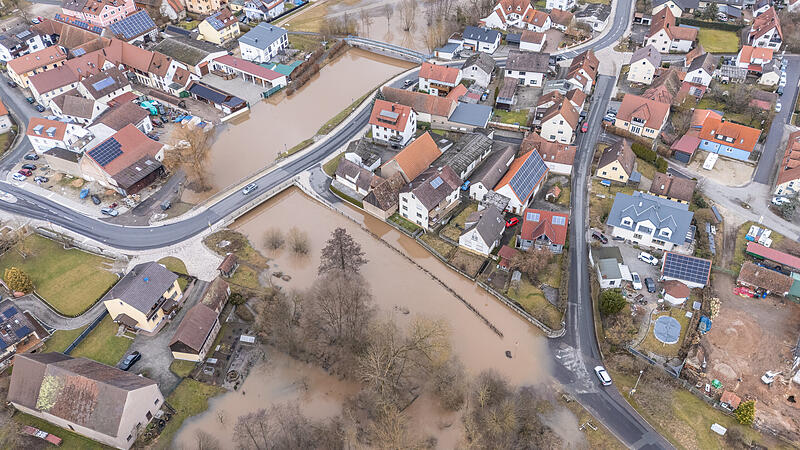 Hochwasser in Röbersdorf bei Hirschaid im Landkreis Bamberg Hochwasser in Röbersdorf bei Hirschaid im Landkreis Bamberg