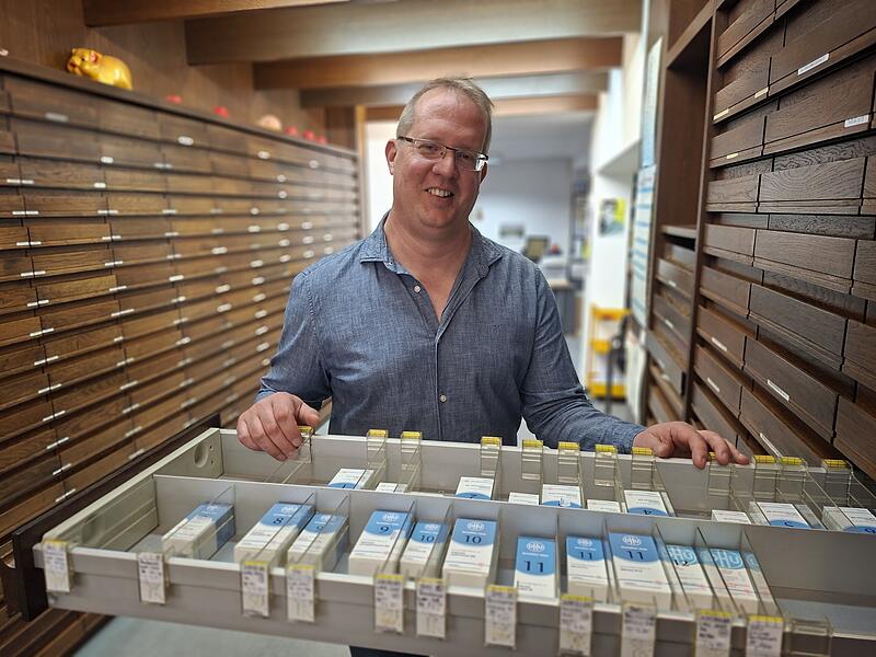 Ludwigsapotheke Bad Br&uuml;ckenau: David Baer 20 Jahre Apotheker