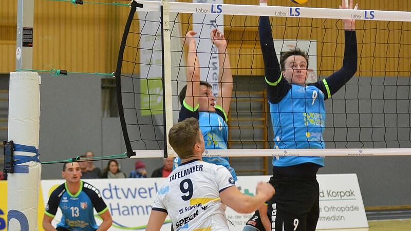 Er geh&ouml;rte zu den (wenigen) Lichtblicken im Team der Hammelburg Volleys: Mittelblocker Nils Rehmeier (rechts).