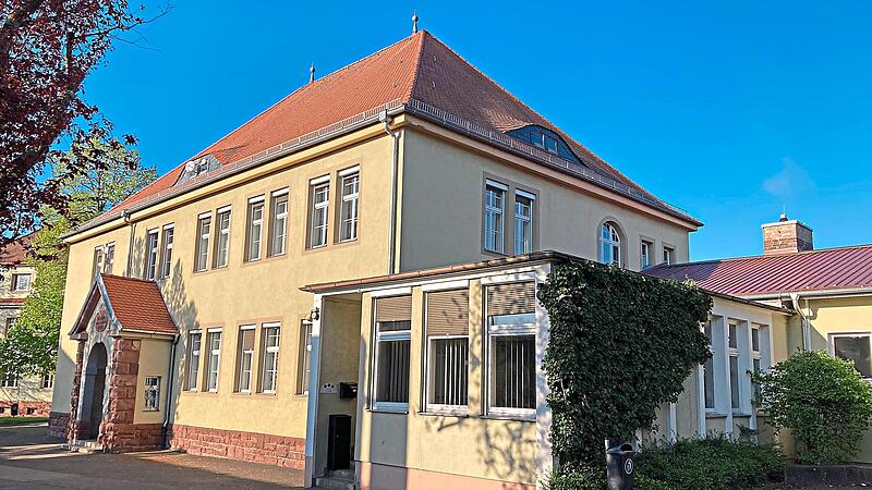 Alte Henneberg-SchuleKlaus Werner Alte Henneberg-SchuleKlaus Werner