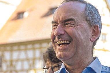 Hubert Aiwanger will die Koalition mit der CSU auch nach 2028 fortsetzen, sagte er bei der FW-Klausur in Bamberg. Hubert Aiwanger will die Koalition mit der CSU auch nach 2028 fortsetzen, sagte er bei der FW-Klausur in Bamberg.