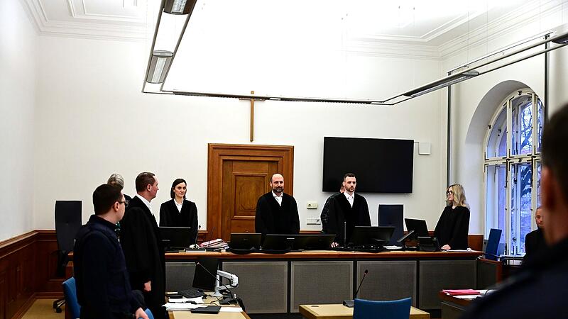 Die 5. Strafkammer mit den Richtern Sophie Zeiher, Jochen G&ouml;tz (Vorsitz) und Christian Bl&uuml;mel, sowie zwei Sch&ouml;ffen