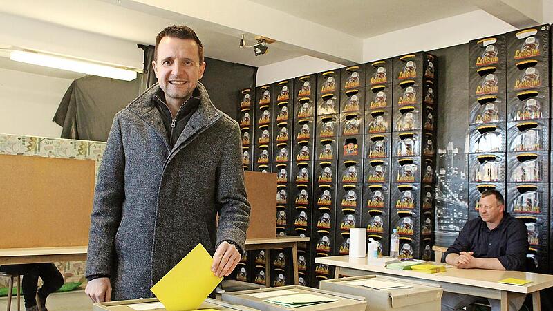 Andreas H&uuml;gerich im Stimmlokal bei der Wahl im M&auml;rz 2020.