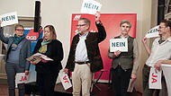 Heißer Stuhl DGB: Von links: Sabine Dittmar (SPD), Nikola Renner (CSU), Karl Graf Stauffenberg (FDP), Christian Ruser (Grüne), Florian Beck (Linke)