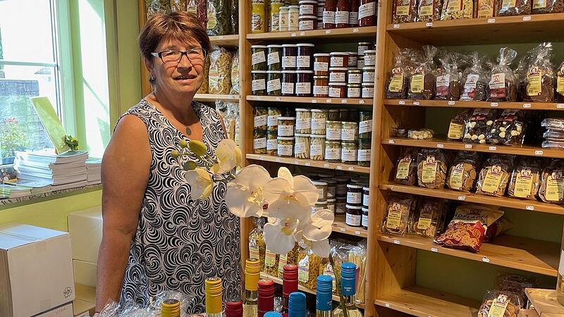 Helene Greubel in ihrem „Bunten Bauernladen“. Helene Greubel in ihrem „Bunten Bauernladen“.