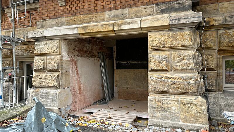 Die Generalsanierung der R&uuml;ckertschule in Coburg soll bis zum Beginn des Schuljahres 2026/2027 abgeschlossen sein.