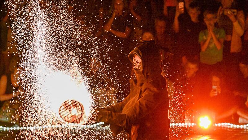 Nachts noch einmal  mega-magische – Bamberg zaubert auf dem Maxplatz