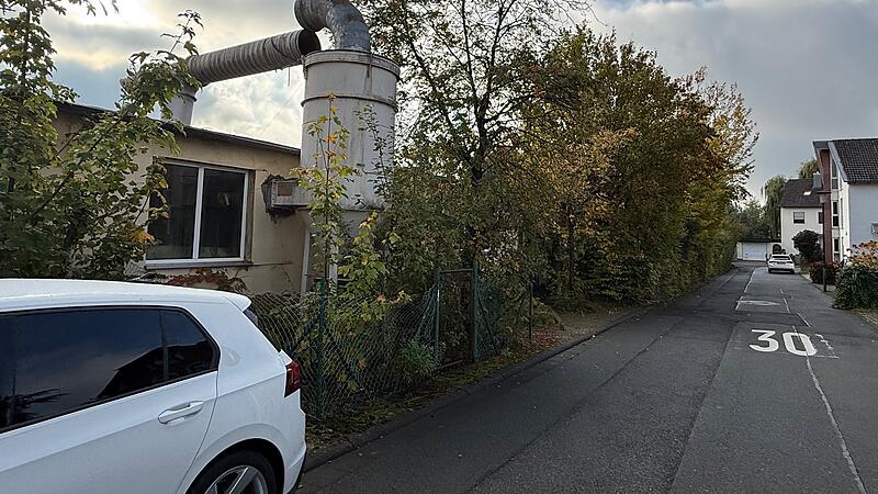 Die Gewerbefl&auml;che in der Karl-Schwengler-Stra&szlig;e soll in Zukunft durch drei Mehrfamilienh&auml;user ersetzt werden.