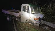 B 289/Saalfelder Straße: Lastwagen in Leitplanke