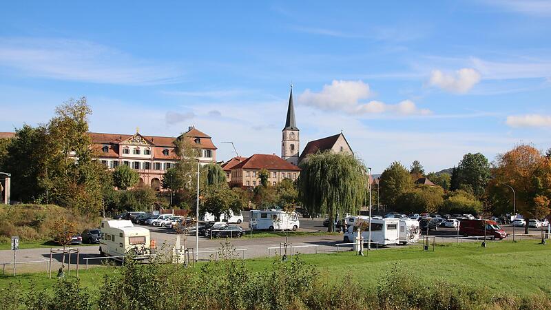 Der Stadtrat hat ein Konzept f&uuml;r den Bleichrasen unterhalb des Roten Schlosses beschlossen.