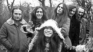 Die Krautrock-Combo "Can" im Jahr 1971: vorne Damo Suzuki und hinten von links nach rechts: Irmin Schmidt, Jaki Liebezeit, Michael Karoli, Ulli Gerlach and Holger Czukay