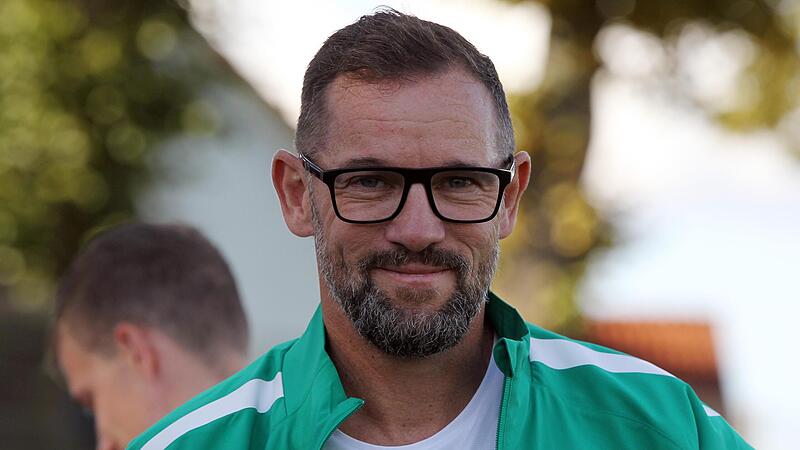 Trainer Alex Stretz und die Kreisliga-Fußballer des SC Kemmern befinden sich aktuell auf dem zweiten Platz.