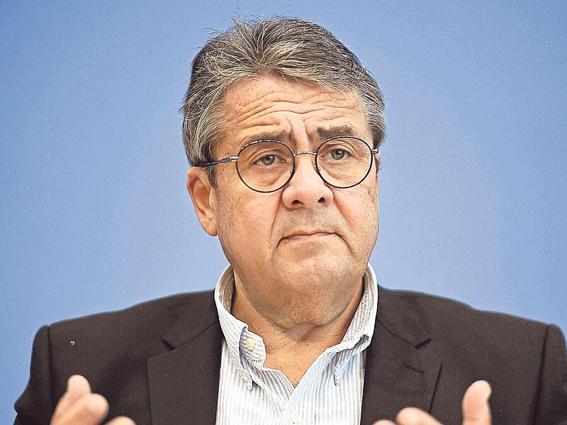 Sigmar Gabriel sagt: „Alles, was da steht, haben wir seit Monaten von den Vertretern der US-Regierung gehört. Aber es ist schon erschreckend, das nun schwarz auf weiß zu haben.“