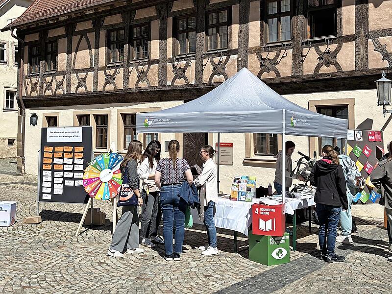 Bei den Aktionswochen konnten Interessierte einen Stand am Bad Kissinger Rathausplatz besuchen.