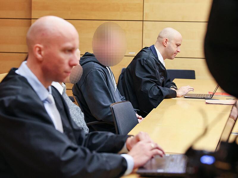 Mann wegen Brand mit Todesfolge durch Silvesterrakete vor Gericht Mann wegen Brand mit Todesfolge durch Silvesterrakete vor Gericht