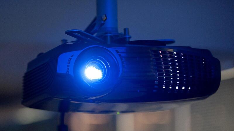 Beamer gibt es heute in allen Preisklassen.