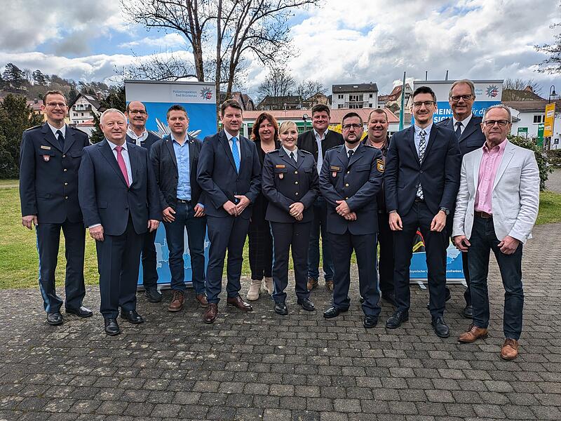 Gruppenbild mit Bürgermeistern zum Amtswechsel in der Polizeiinspektion Bad Brückenau. Gruppenbild mit Bürgermeistern zum Amtswechsel in der Polizeiinspektion Bad Brückenau.