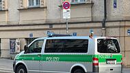 Gr&uuml;nes Polizeifahrzeug Symbolbild