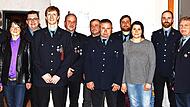 Der Festausschuss mit dem Vorstand und den F&uuml;hrungskr&auml;ften der Wehr, Erster B&uuml;rgermeisterin Christine Frie&szlig; sowie dem neuen Mitglied Eglantina Doerfer.