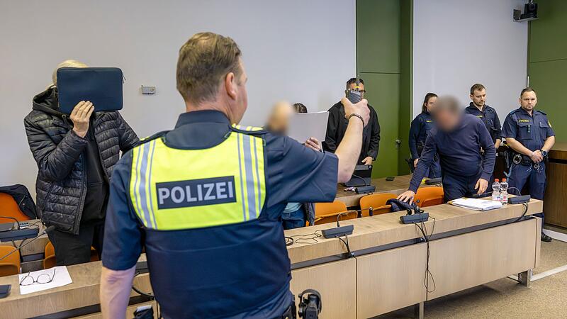 Prozessbeginn gegen &bdquo;Kaiserreichsgruppe&ldquo;