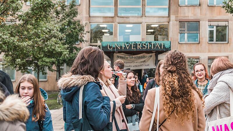 Das Sommersemester 2023 beginnt an der Universit&auml;t Bamberg mit neun neuen Professoren.