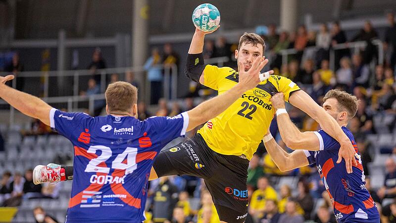 Derby 3.0: Fynn Herzig (am Ball) und der HSC Coburg treffen zum dritten Mal in dieser Saison auf den TV Gro&szlig;wallstadt.