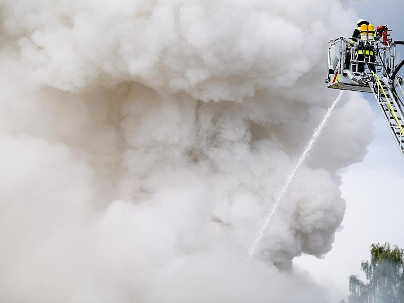 Küps: Brand in Lagerhalle einer Firma Küps: Brand in Lagerhalle einer Firma