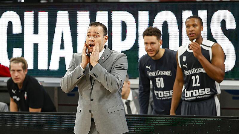 Brose-Cheftrainer Johan Roijakkers muss sich mit seiner Mannschaft durch die Qualifikation in die Champions League kämpfen.