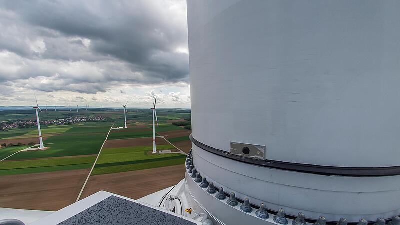 Gibt es bald einen zentralen Plan auch für Windkraftanlagen im Landkreis Bad Kissingen? Unser Foto zeigt die Landschaft aus 140 Metern Höhe von einem Windrad aus. Gibt es bald einen zentralen Plan auch für Windkraftanlagen im Landkreis Bad Kissingen? Unser Foto zeigt die Landschaft aus 140 Metern Höhe von einem Windrad aus.