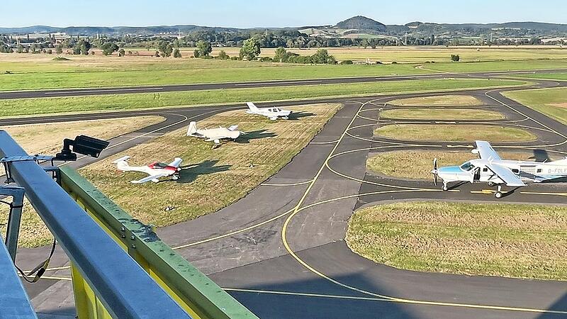 Blick auf den Verkehrslandeplatz in Ha&szlig;furt.