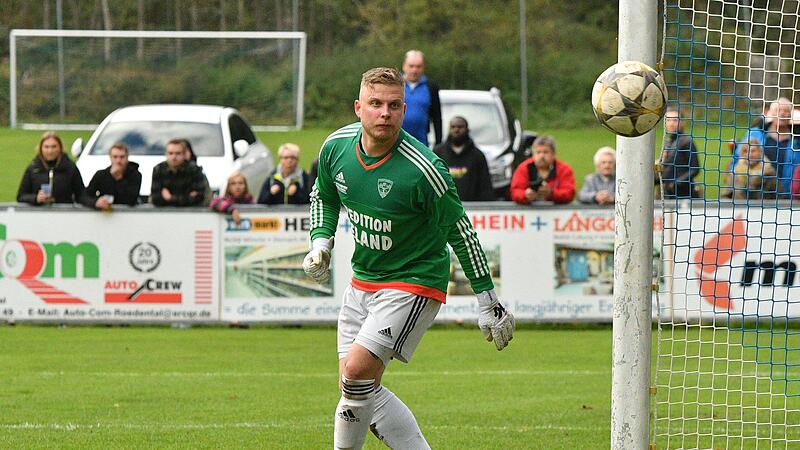 Torwart und Torwarttrainer Marcel K&uuml;hn absolvierte am Samstag sein letztes Spiel f&uuml;r den TSV M&ouml;nchr&ouml;den.
