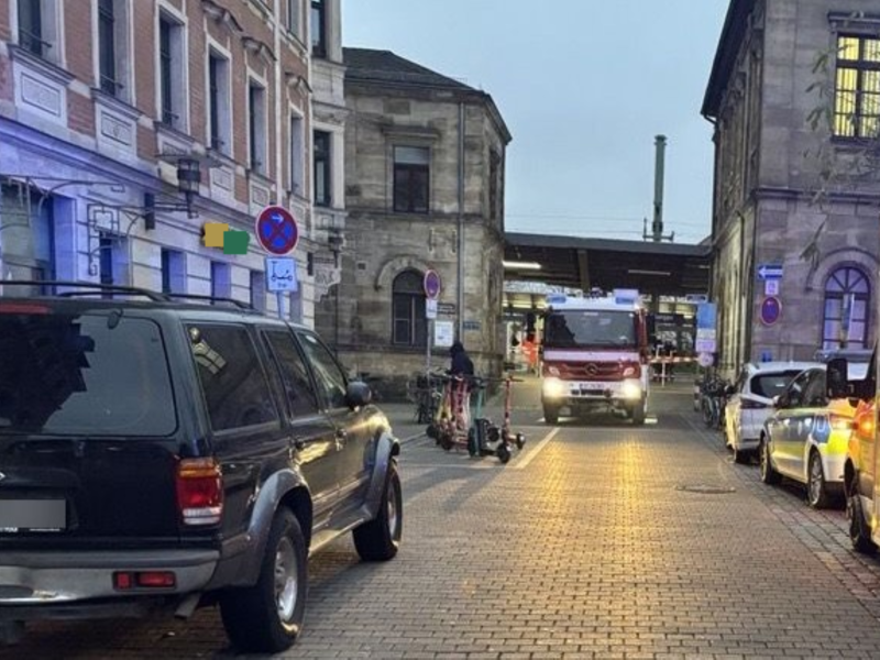 Feuerwehr Bamberg rückt zu Bahnhof aus - "verwirrte Person" Feuerwehr Bamberg rückt zu Bahnhof aus - "verwirrte Person"