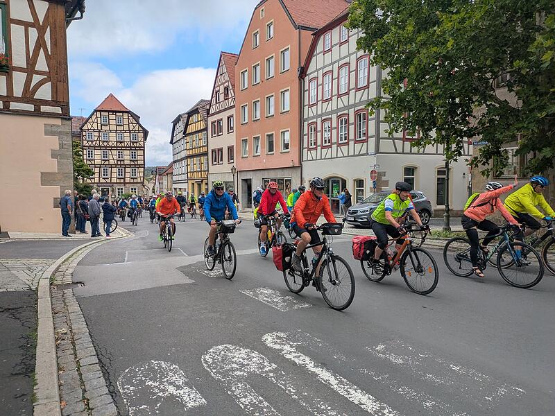 Die BR-Radltour f&uuml;hrte auch durch M&uuml;nnerstadt.