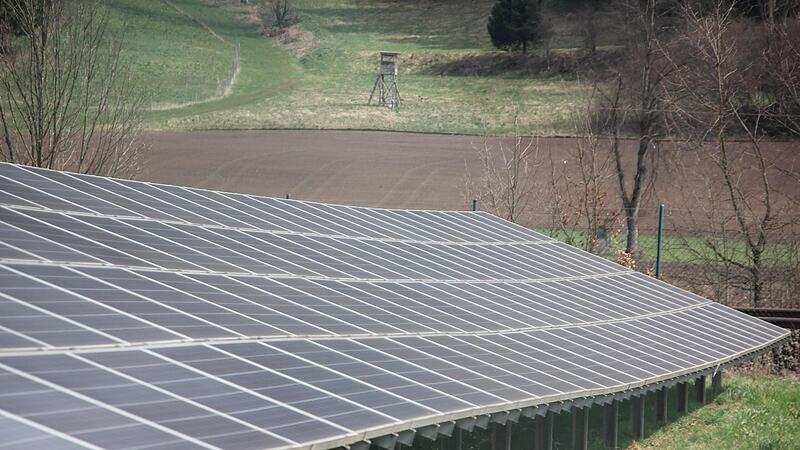 Bei Knellendorf steht bereits eine Solaranlage. Eine weitere wurde nicht genehmigt.