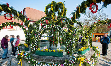 Osterbrunnen in Heiligenstadt i.Ofr.Die sch&ouml;nsten Osterbrunnen aus Bamberg und Umgebung