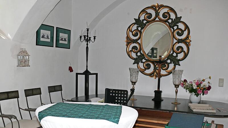 Sonst für die Öffentlichkeit unmöglich ist der Blick in den Rittersaal, der zum Tag des offenen Denkmals kurzerhand zum Gebetsraum umfunktioniert wurde. Sonst für die Öffentlichkeit unmöglich ist der Blick in den Rittersaal, der zum Tag des offenen Denkmals kurzerhand zum Gebetsraum umfunktioniert wurde.