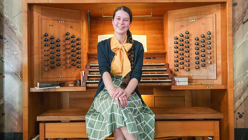 Die 24-j&auml;hrige Esther Schadt spielt am 20. April auf der Rieger-Orgel in der Basilika Vierzehnheiligen.