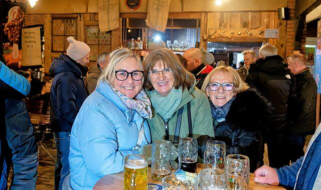 Bockbieranstich Fässla-Keller Bamberg 2025Bockbieranstich Fässla-Keller Bamberg Bockbieranstich im Fässla-Keller Bamberg 2025: Klicken Sie sich durch die schönsten Bilder und entdecken Sie sich mit etwas Glück selbst.